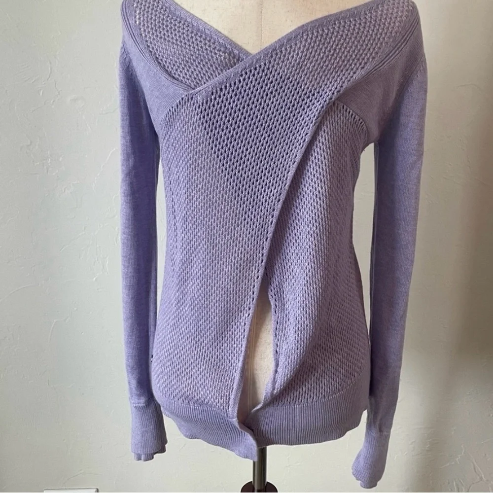Lululemon YOGA 🧘 sunset savasana lilac open back sweater 6-8, Medium EUC